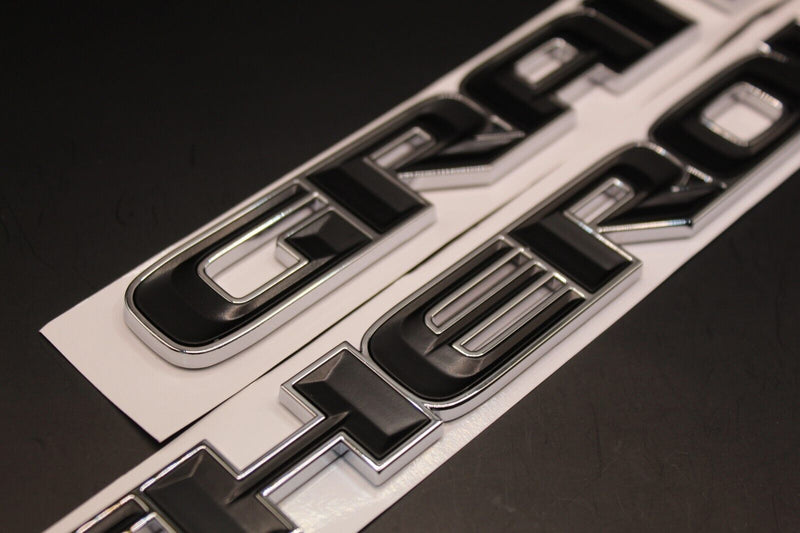 One-piece GRAND CHEROKEE Black Chrome Silver Letters Badge Side Door For Jeep